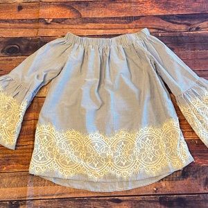 Stripped top with lace overlay on sleeves
